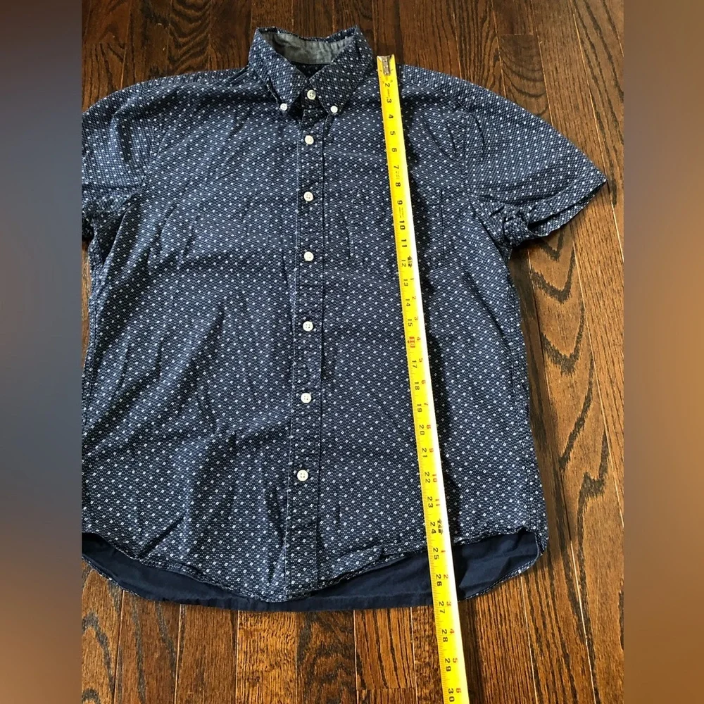 J. Crew Men’s M Navy Blue w/Geo White Design Short-Sleeved Button-Down Shirt EUC - Picture 5 of 9